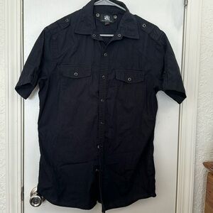 Men’s Rock and Republic Shirt Sleeve Casual Button Down. Size Medium